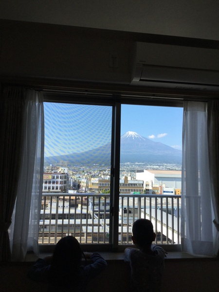 老人ホーム個室から見える富士山