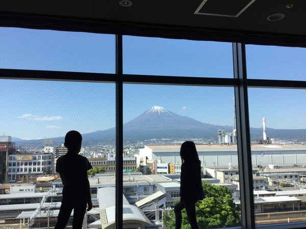 老人ホームからの富士山の眺め